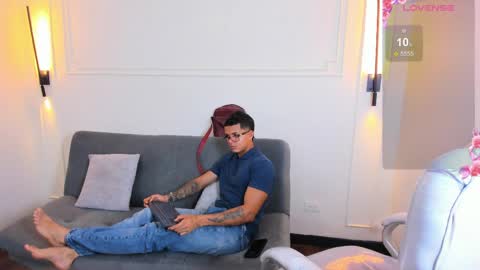 Ryan And Casper online show from April 7, 6:19 pm