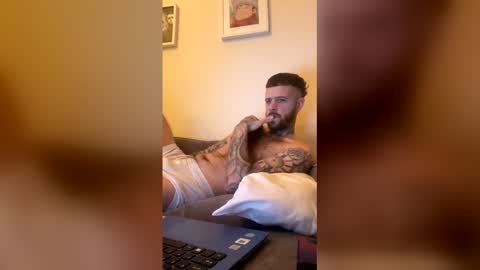 parkertom525 online show from April 23, 8:22 pm