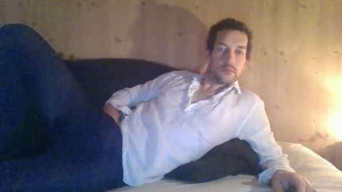 paueriwan online show from December 1, 8:06 am