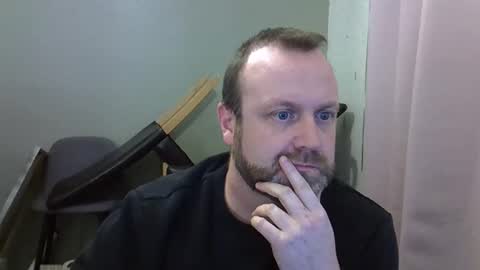 Snapshot of paul_boro chatting on February 19, 7:38 pm paul_boro online show from February 19, 7:38 pm
