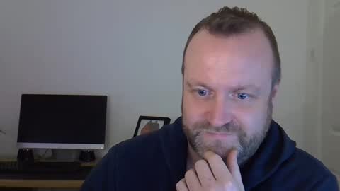 Snapshot of paul_boro chatting on March 1, 7:37 pm paul_boro online show from March 1, 7:37 pm