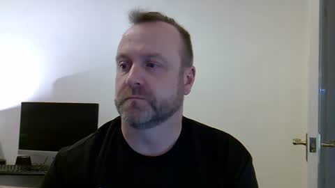 Snapshot of paul_boro chatting on February 27, 9:14 pm paul_boro online show from February 27, 9:14 pm