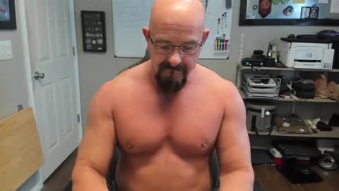 Justeffingaround online show from March 5, 10:23 pm