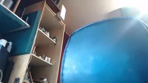 pc8474408 online show from April 19, 10:01 pm