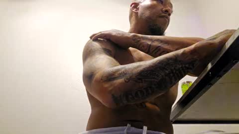 Snapshot of pcuddy3 chatting on February 20, 10:48 pm Phenomenal online show from February 20, 10:48 pm