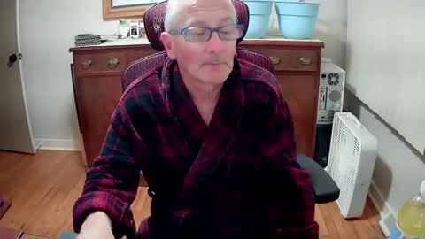 peepingmale online show from December 8, 11:29 pm