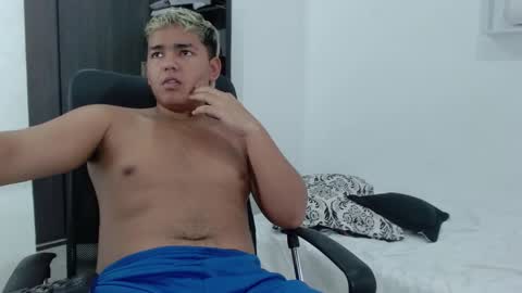 Snapshot of percibal_junior1 chatting on February 11, 10:50 pm percibal_junior1 online show from February 11, 10:50 pm