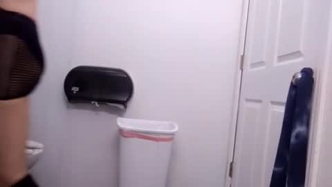 Sneaky Pete online show from December 24, 10:33 am