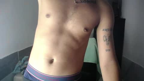 petty_boy777 online show from May 3, 3:59 pm
