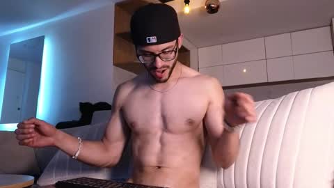 phantom_bigger1 online show from January 7, 11:32 pm