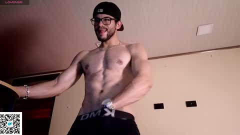 phantom_bigger1 online show from April 7, 10:32 pm