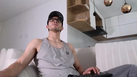 phantom_bigger1 online show from October 13, 4:02 pm