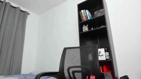 Pierre online show from December 30, 11:06 pm