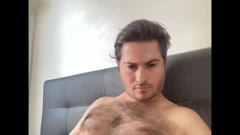 Snapshot of pierrot462900 chatting on October 18, 8:19 am pierrot462900 online show from October 18, 8:19 am