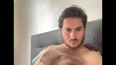 Snapshot of pierrot462900 chatting on October 10, 8:19 am pierrot462900 online show from October 10, 8:19 am