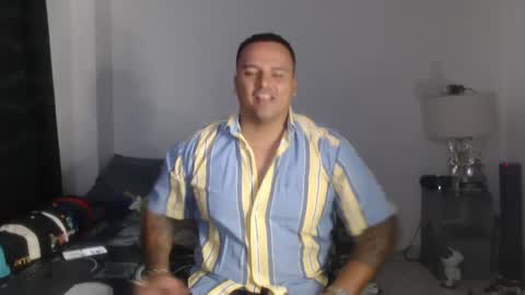 pikoro_gomez online show from December 12, 2:37 am