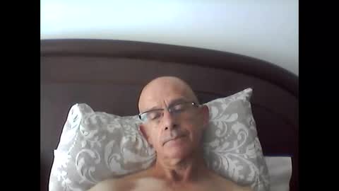 pikuz47 online show from June 2, 12:17 pm