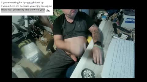 Snapshot of pini_z chatting on January 21, 3:17 pm pini_z online show from January 21, 3:17 pm