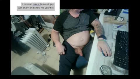 Snapshot of pini_z chatting on December 21, 6:34 pm pini_z online show from December 21, 6:34 pm