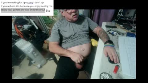 Snapshot of pini_z chatting on February 21, 11:32 pm pini_z online show from February 21, 11:32 pm