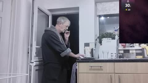 Play Me online show from November 27, 6:06 am