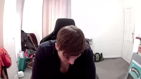 plkrisztian online show from April 8, 2:26 pm