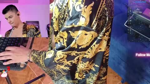    online show from December 6, 3:08 am