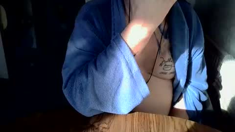 poshman65 online show from March 6, 9:25 am