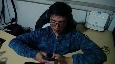 powerfulzeus2 online show from September 18, 2:13 am