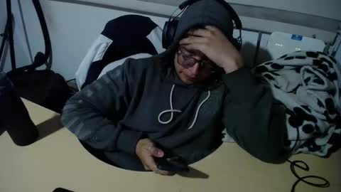 powerfulzeus2 online show from September 20, 6:35 am