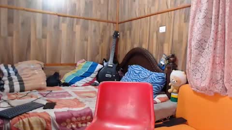 Snapshot of powertwinky chatting on February 1, 5:49 am chris independent  online show from February 1, 5:49 am