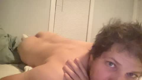 Snapshot of ppostu chatting on February 24, 1:35 am ppostu online show from February 24, 1:35 am