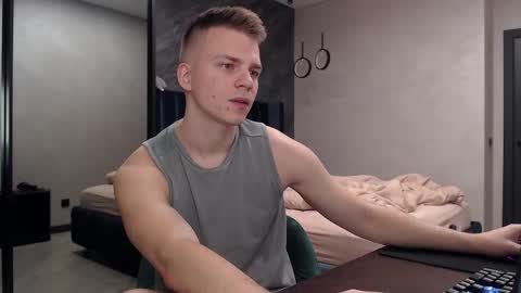 Justin online show from November 13, 6:07 am