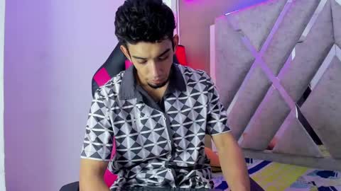 prince_arthur77 online show from November 16, 7:49 pm