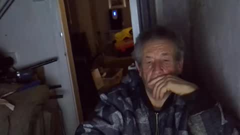 projectorepson online show from December 5, 9:55 pm