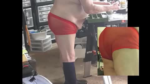 Snapshot of pudgy75 chatting on October 21, 8:23 pm pudgy online show from October 21, 8:23 pm