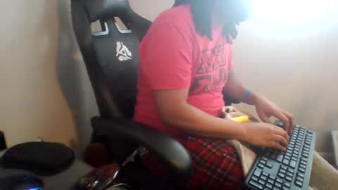 puhcwhisperer online show from December 20, 10:00 pm