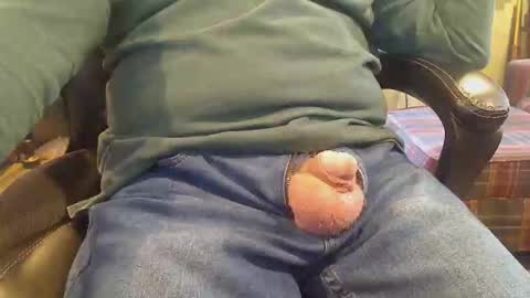 pulltoy1 online show from February 23, 5:25 pm