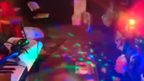 punkrunr083 online show from September 19, 8:48 am