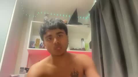 qosmo123 online show from April 2, 9:06 am