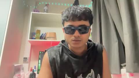 qosmo123 online show from March 31, 2:35 am