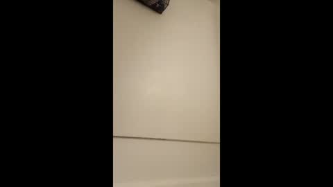 r04233054 online show from March 26, 7:01 am