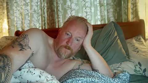 Snapshot of r_o_h_a_n chatting on October 30, 10:38 am r_o_h_a_n online show from October 30, 10:38 am