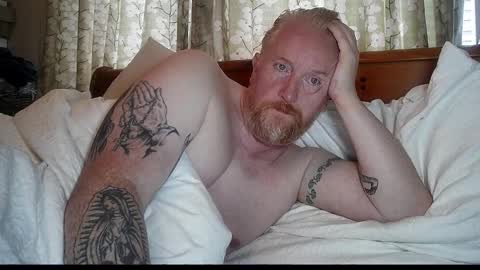 Snapshot of r_o_h_a_n chatting on September 12, 8:47 am r_o_h_a_n online show from September 12, 8:47 am