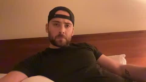 randomdude5950 online show from December 10, 2:57 am