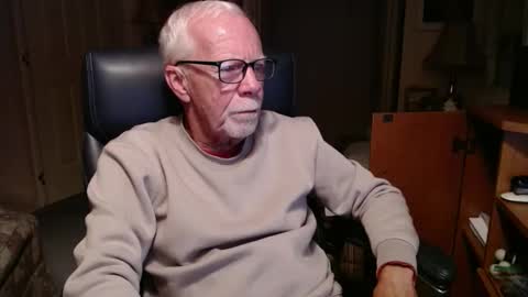 Snapshot of ranger1001 chatting on December 4, 9:57 pm ranger1001 online show from December 4, 9:57 pm