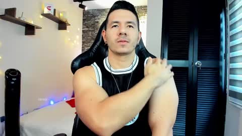 Jonas online show from January 5, 8:31 pm