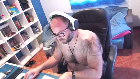 ravingr3d3 online show from March 25, 2:54 pm