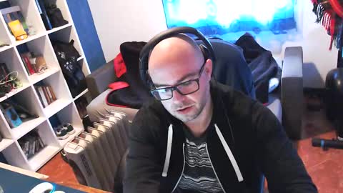 ravingr3d3 online show from February 20, 9:11 am