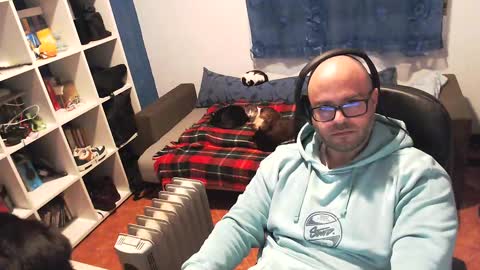 ravingr3d3 online show from February 22, 10:48 pm